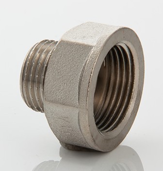 Переходник латунный внутренняя/наружная резьба никелированный Valtec