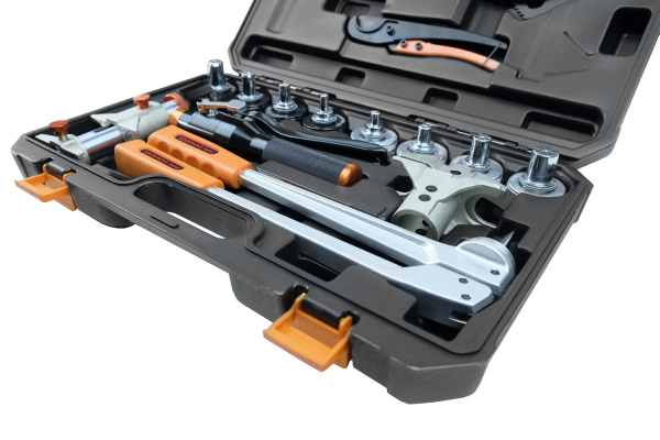 Пресс-инструмент для PEX труб Ø 16-32 мм Best Press L1335 гидравлический в чемодане