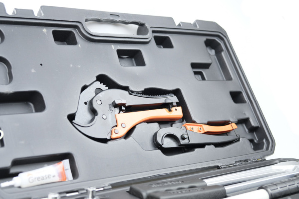 Пресс-инструмент для PEX труб Ø 16-32 мм Best Press FT-1240 ручной в чемодане