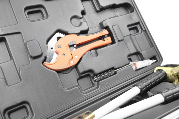 Пресс-инструмент для PEX труб Ø16-32 мм Emeads FT-1240 ручной в чемодане